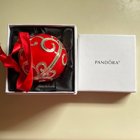 NIB Pandora Rockettes Christmas ball - Picture 1 of 2